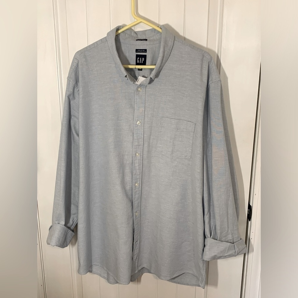 NWT Men’s Gap Untucked Oxford Button Down